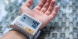 How Do Wearable Blood Sugar Monitors Benefit Diabetics?